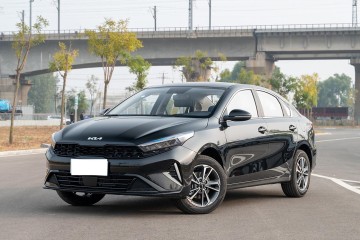 Sedan gasoline cars KIA k3 Good quality and low price cars